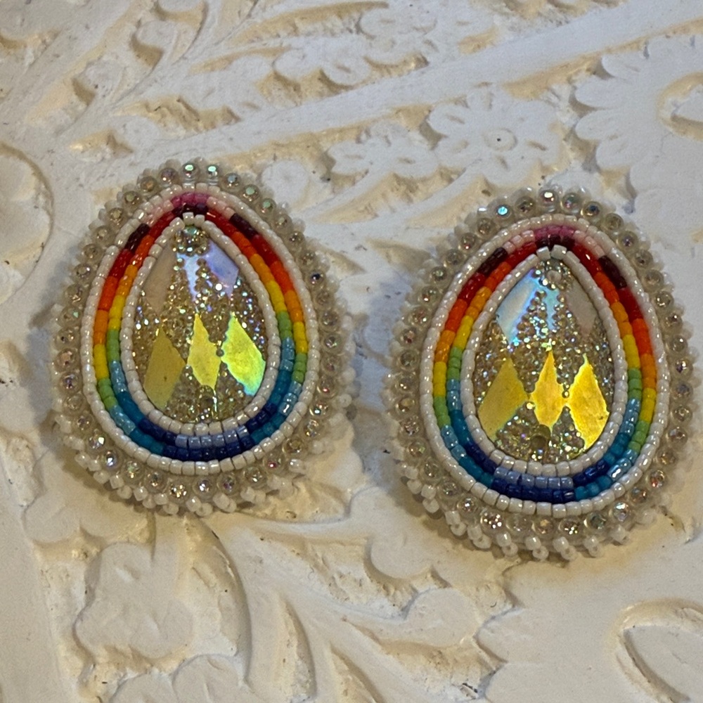 New Native American beaded earrings leather silver white blue yellow rainbow